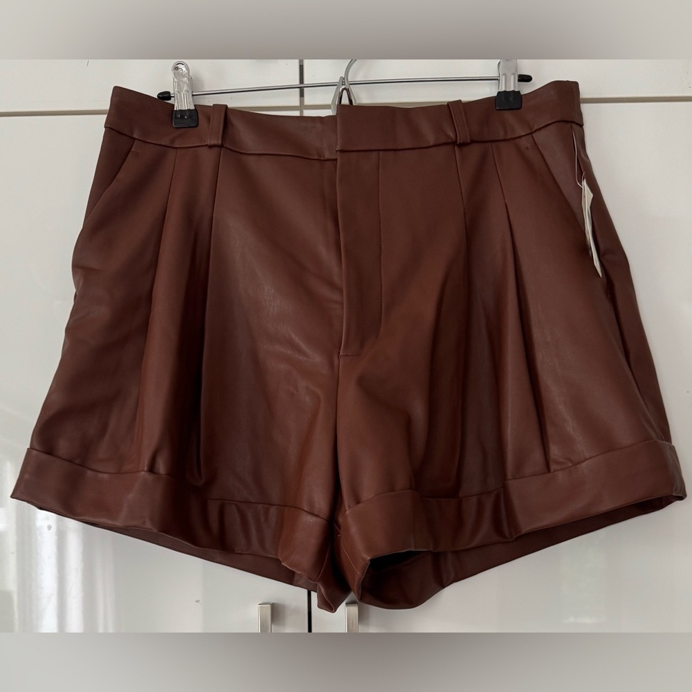 NWT Size 4 - Anthropologie Faux Leather Cuffed Shorts in Brown - Picture 16 of 16